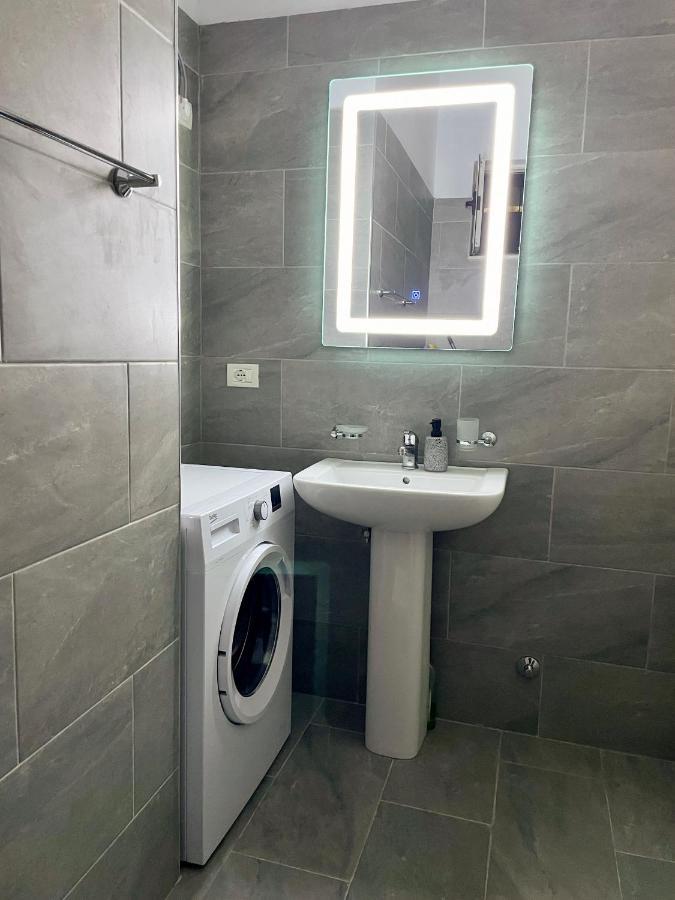 Home Inn Apartment 2 Near City Center Тирана Екстериор снимка